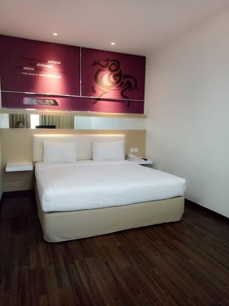 Best Hotel Kedungsari 9/42