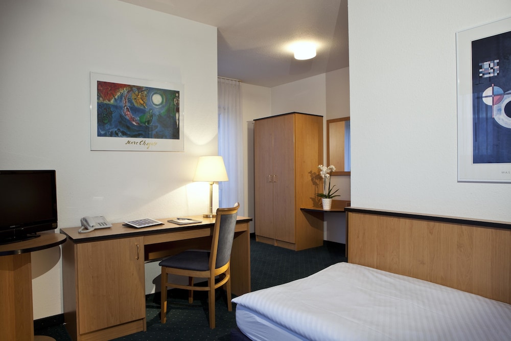 Airport Hotel Stetten 9/23