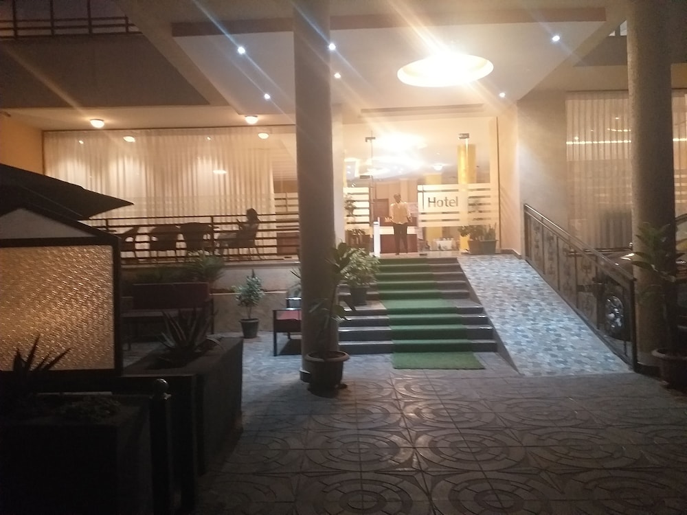 Medal Hotel 33/50