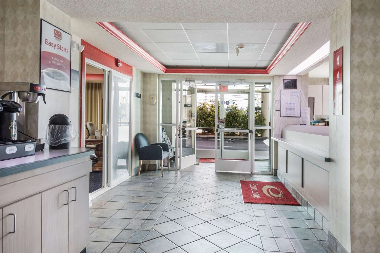 Econo Lodge Morristown West 18/19