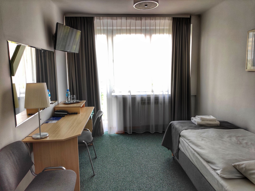 Logos Hotel Warsaw 11/75