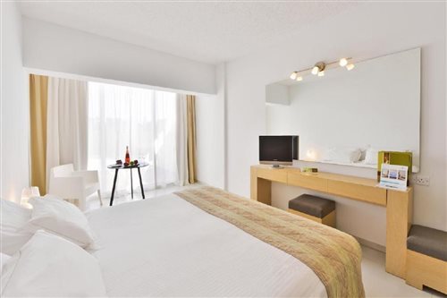 Superior, Double or Twin Bed, Lateral Side Sea View