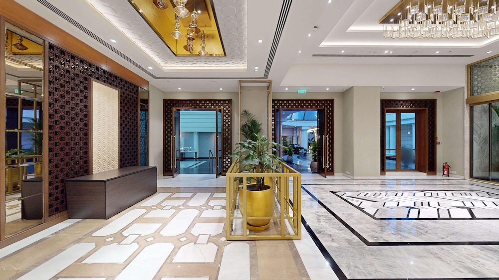 Radisson Blu Hotel & Suites GRT Chennai 8/50