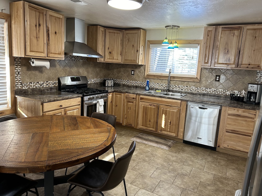 Chinook Winds Motel 58/76