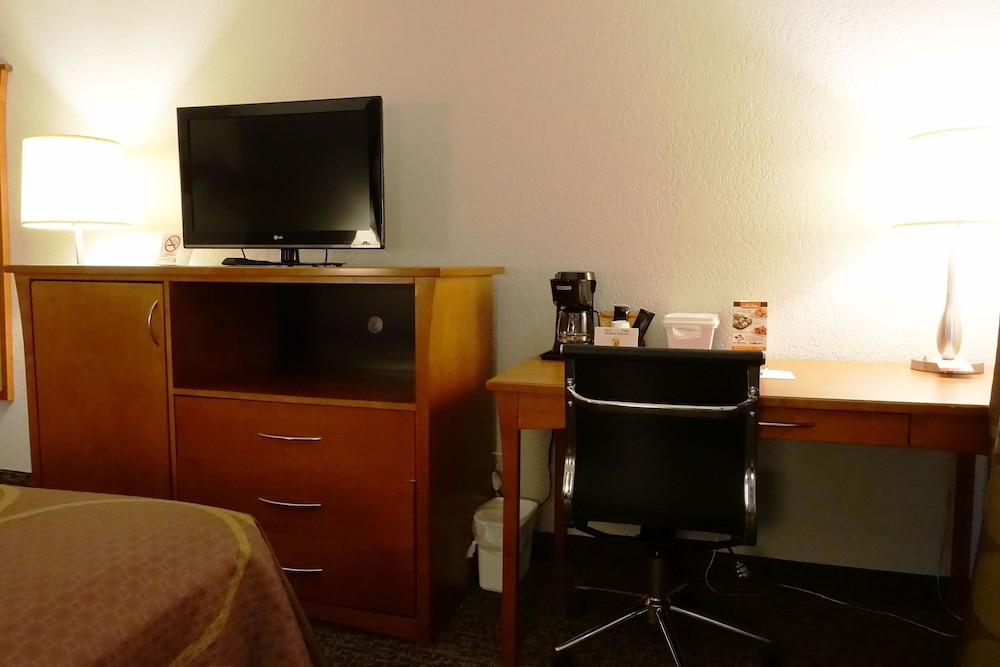 Super 8 by Wyndham Regina 28/33
