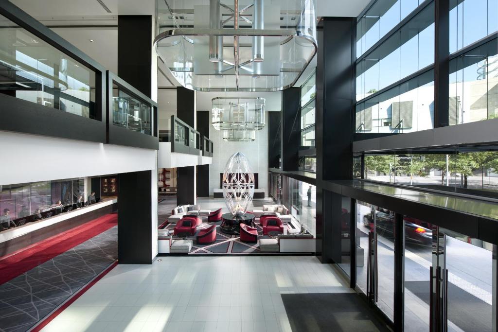 Crown Promenade Melbourne 13/17