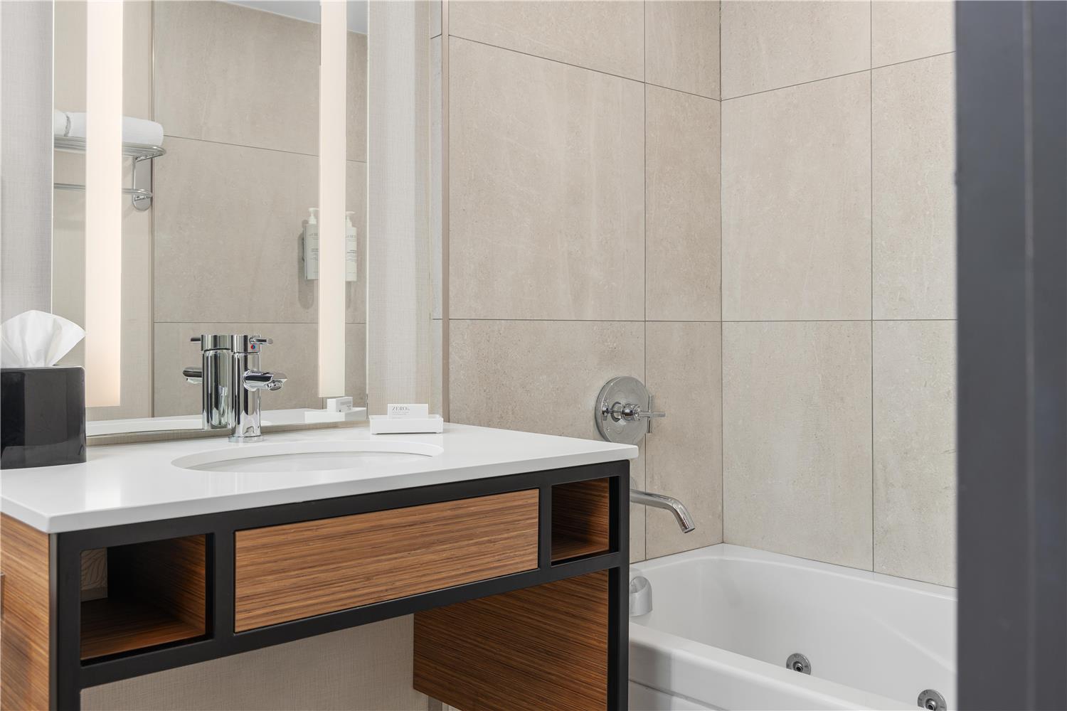 Evolution, King Bed، Hilton Garden Inn Toronto Airport 4/5