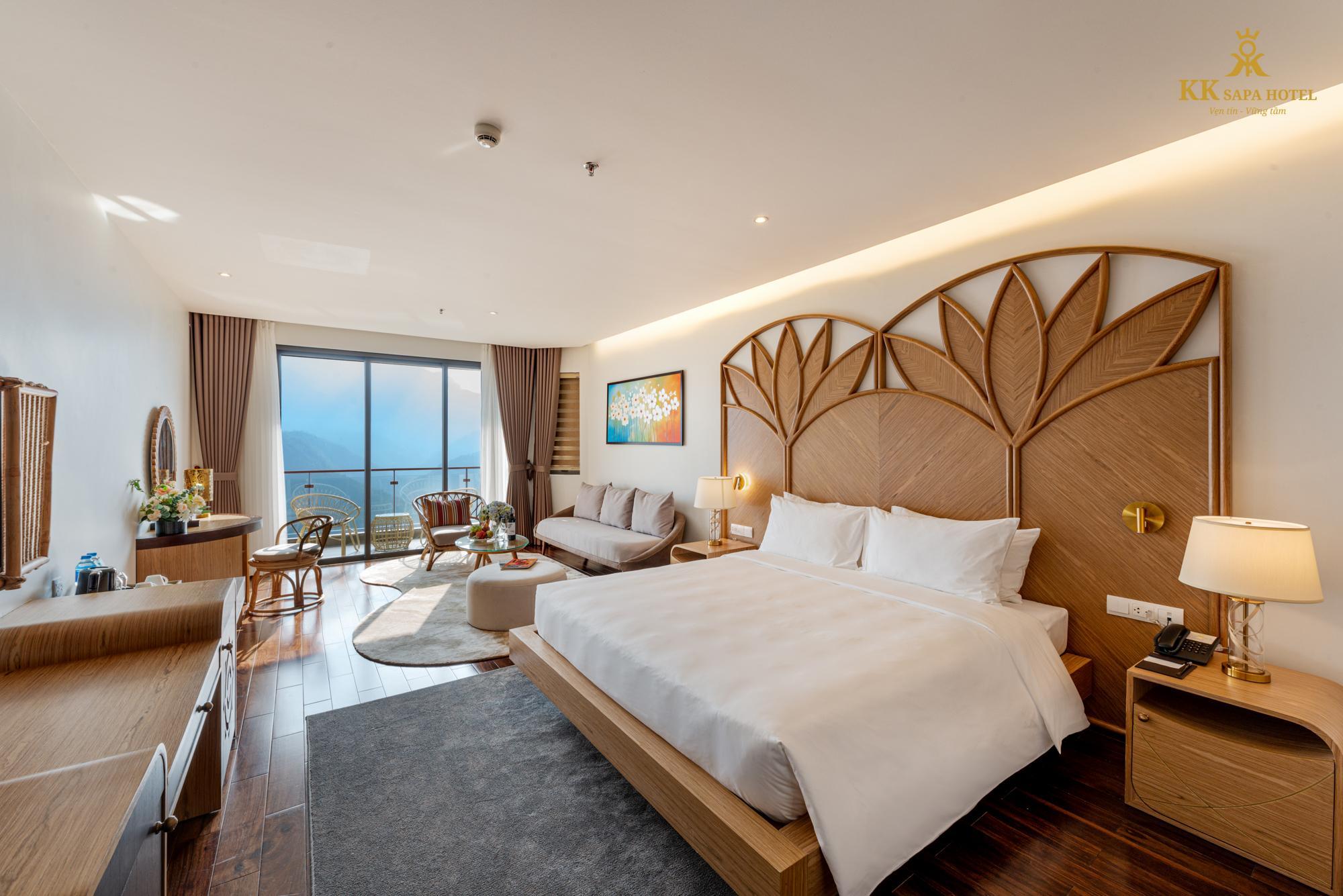 Premium, Queen Bed, Valley View