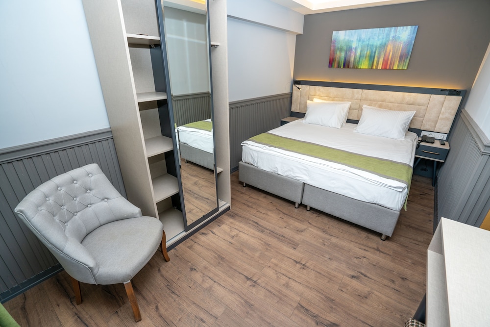 BEST HOTEL KADIKOY 18/30