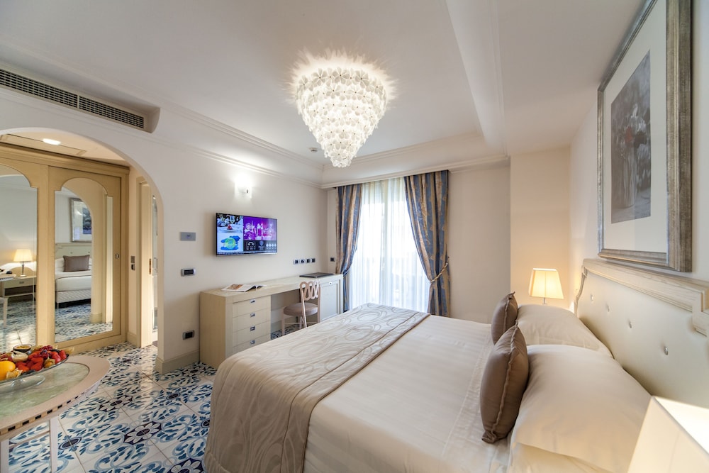 CLASSIC, DOUBLE OR TWIN BED, SEA VIEW