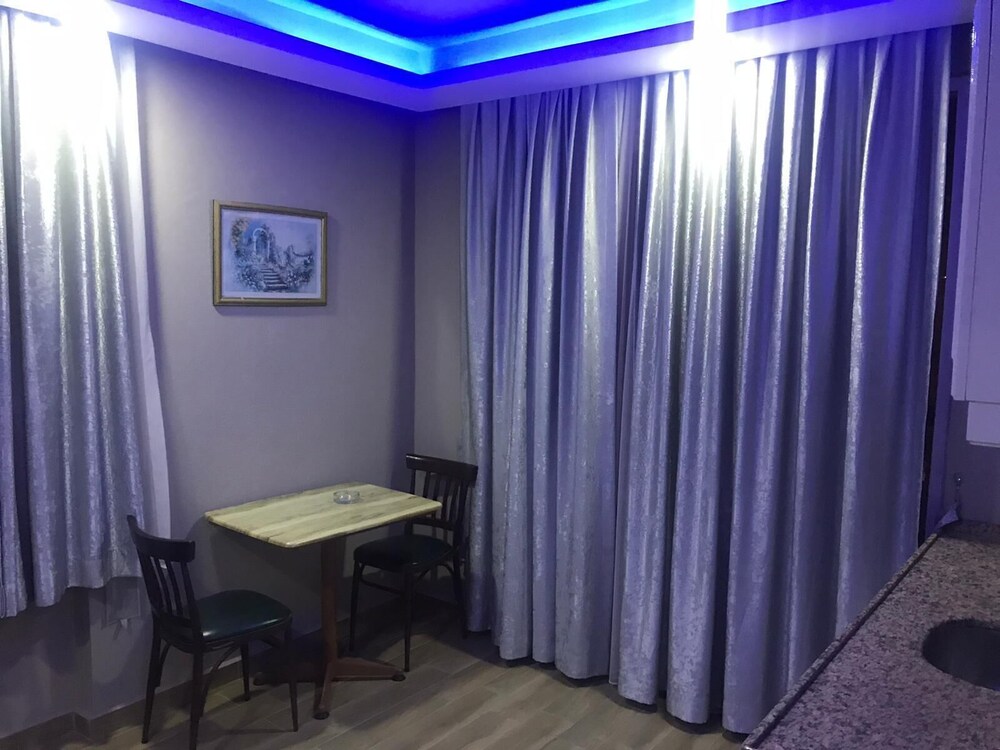 Imperial Apartments 9/18