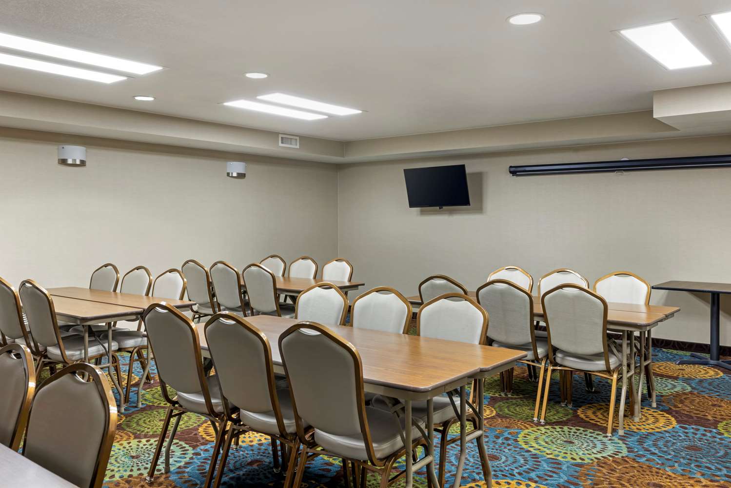 Best Western Watertown Inn Suites 33/42