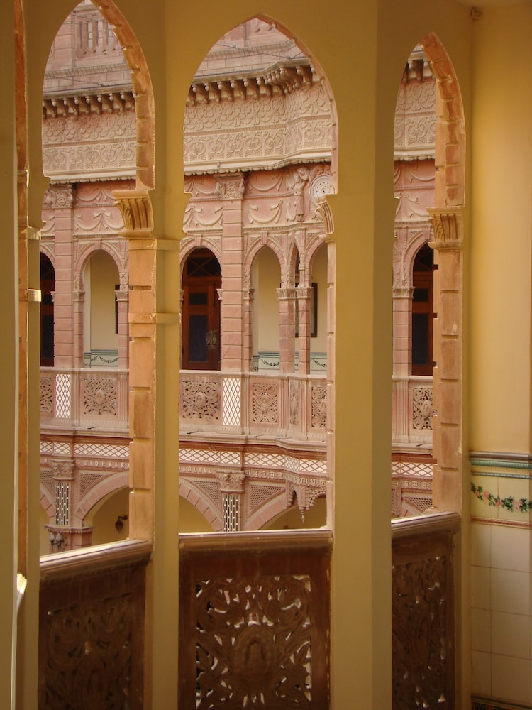 BHANWAR NIWAS HOTEL 13/45