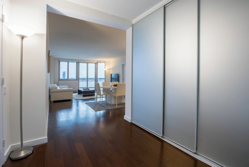 NYC Luxe Rentals 25/50