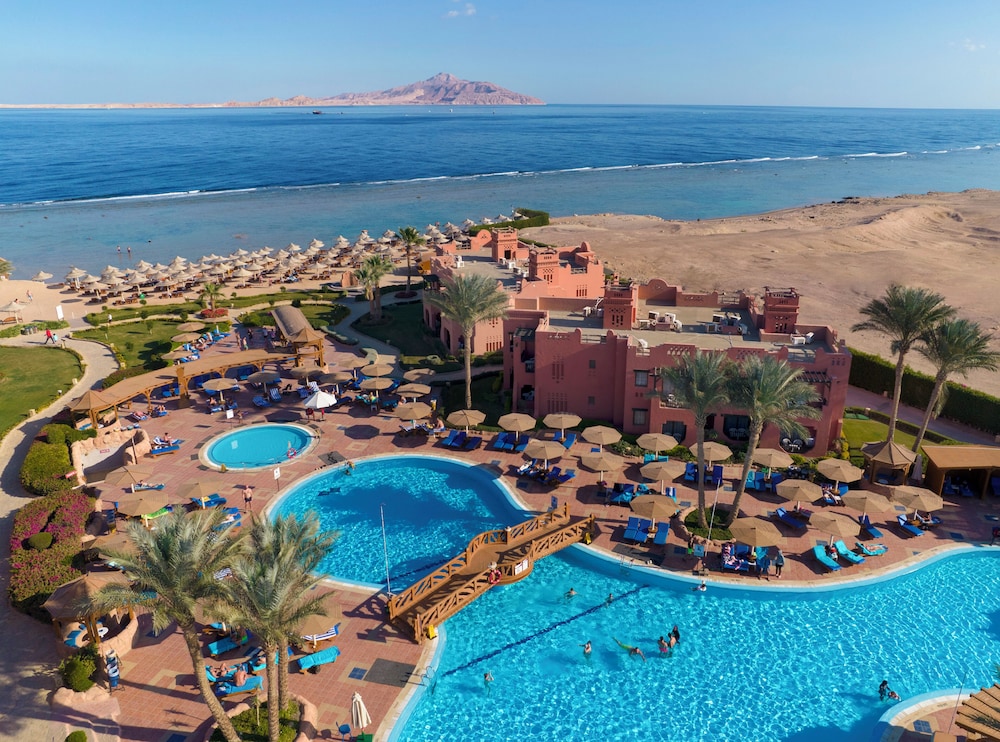 Charmillion Sea Life Resort 70/73