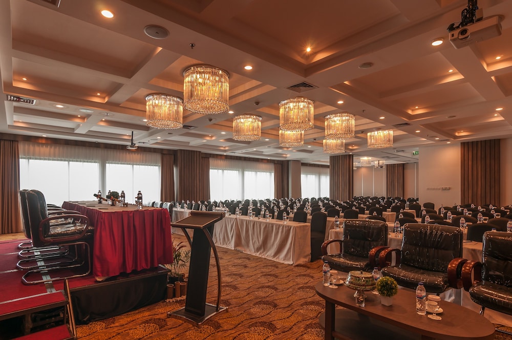 Arthama Hotels Losari Makassar 44/48