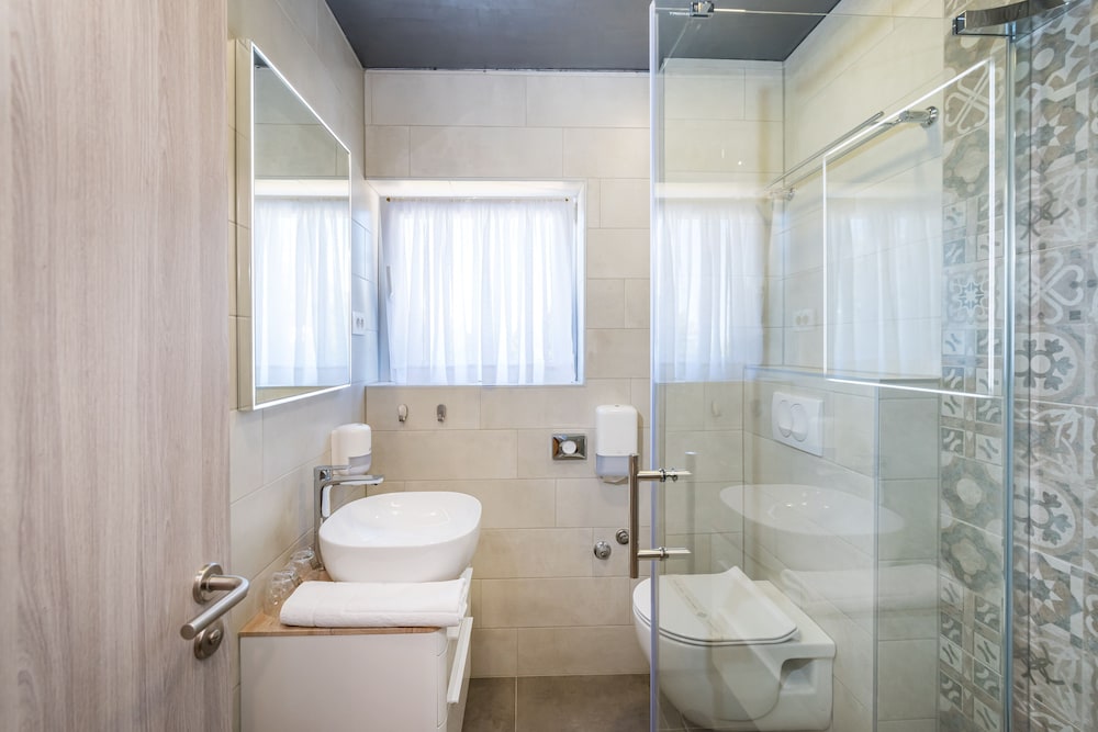 HOTEL VICKO 46/50