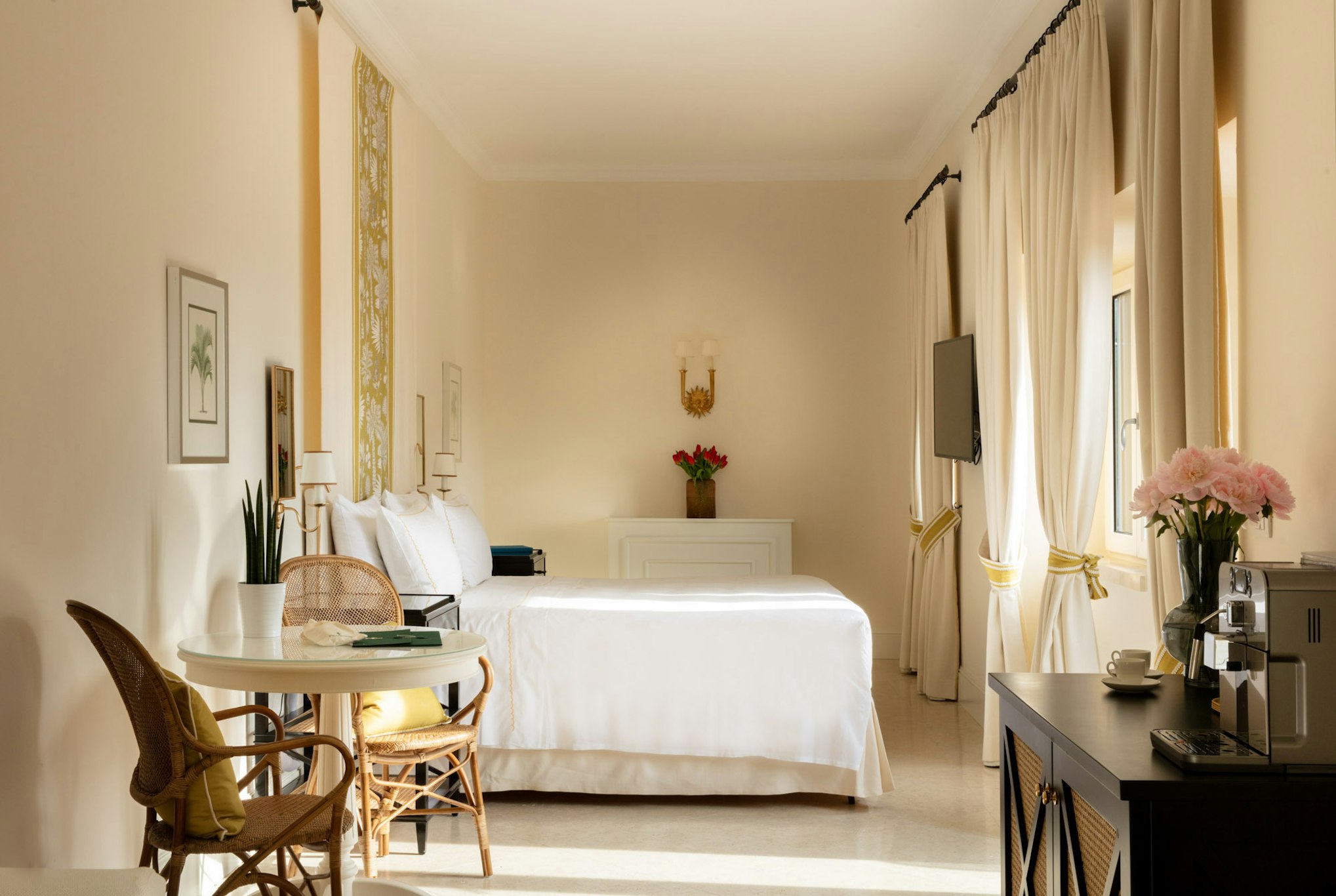 DELUXE, SUITE