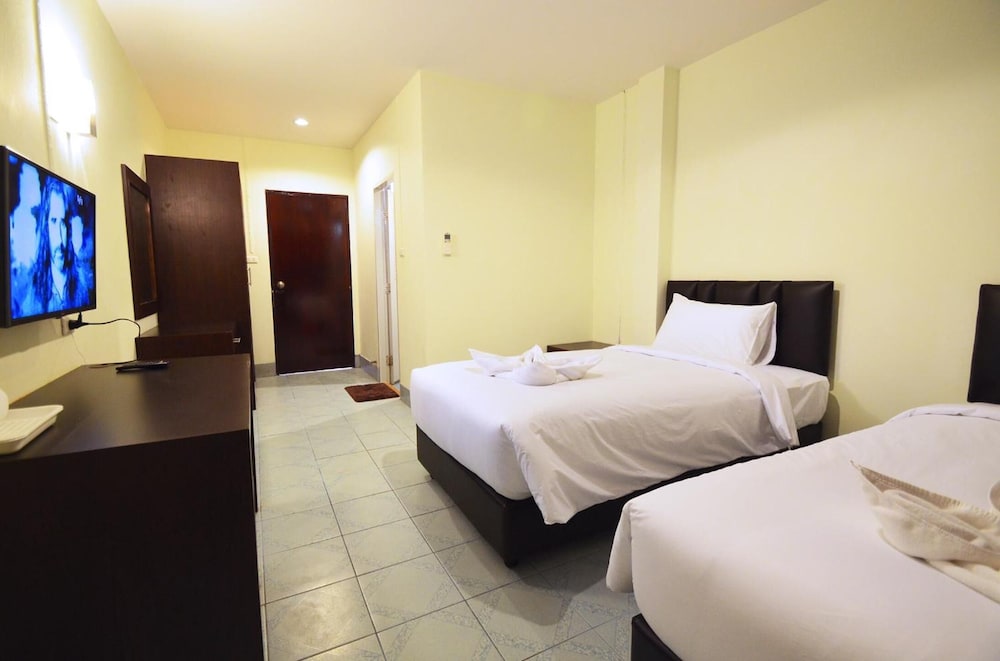 Paripas Express Hotel Patong 23/35