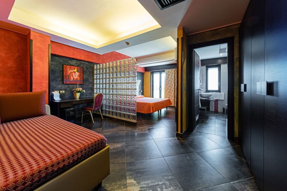 Abalon Pompei Resort 8/19