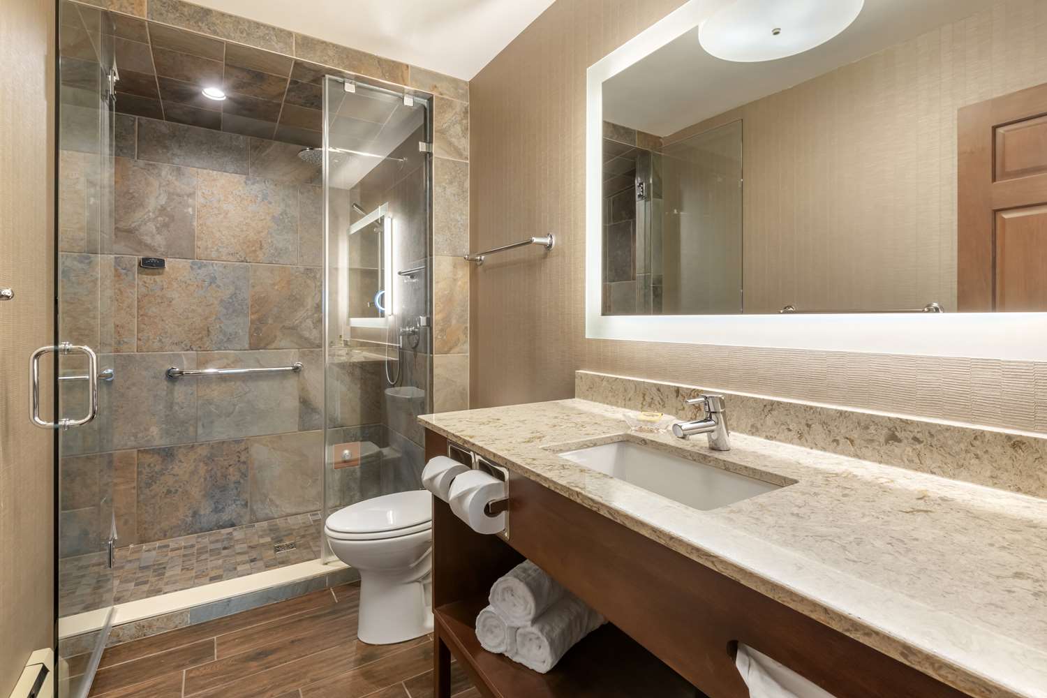 Best Western Plus Superior Inn 14/15