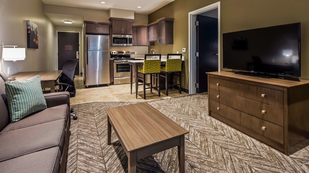 Best Western Plus Bolivar Hotel & Suites 30/46