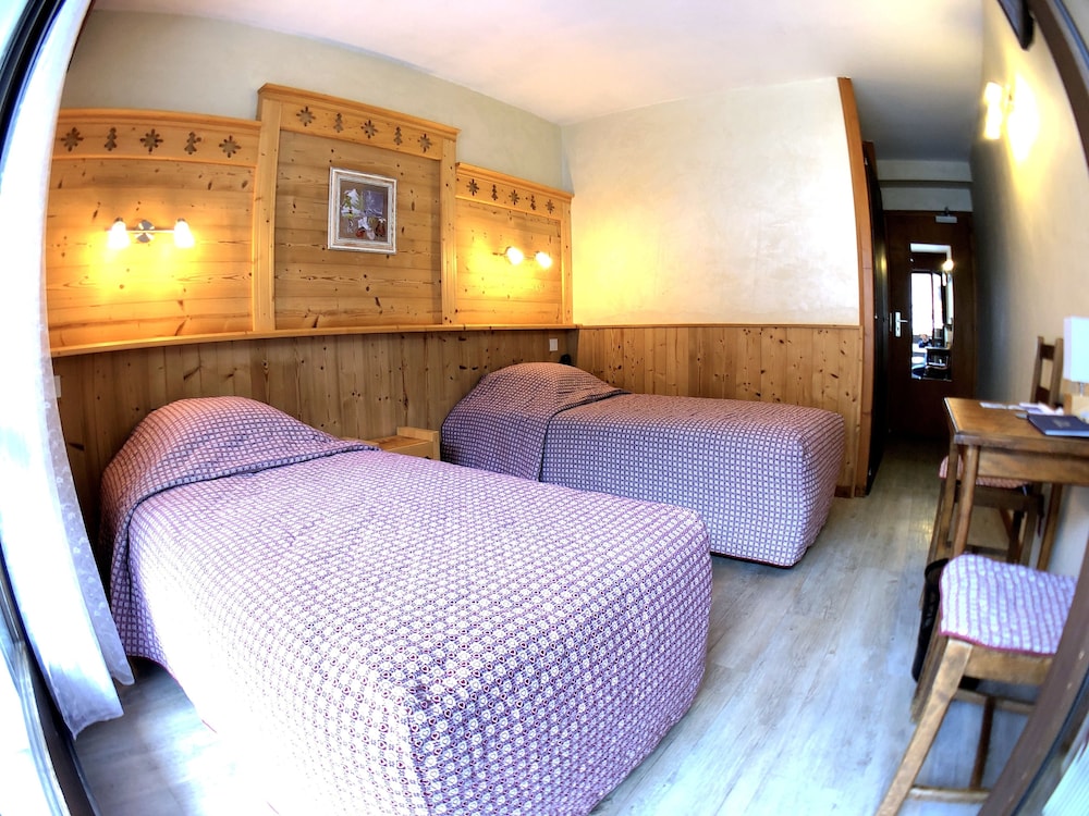 Hotel Le Soly Varnay 14/68
