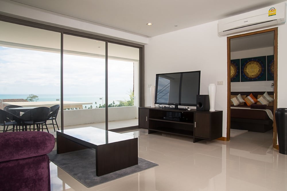 Tropical Sea View Residence 30/60