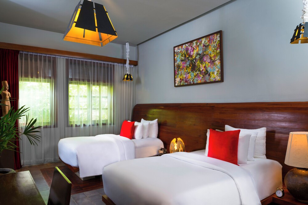 DELUXE, TWIN BEDS