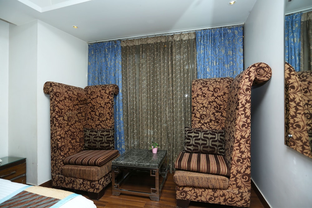 Hotel Uppal International 40/50