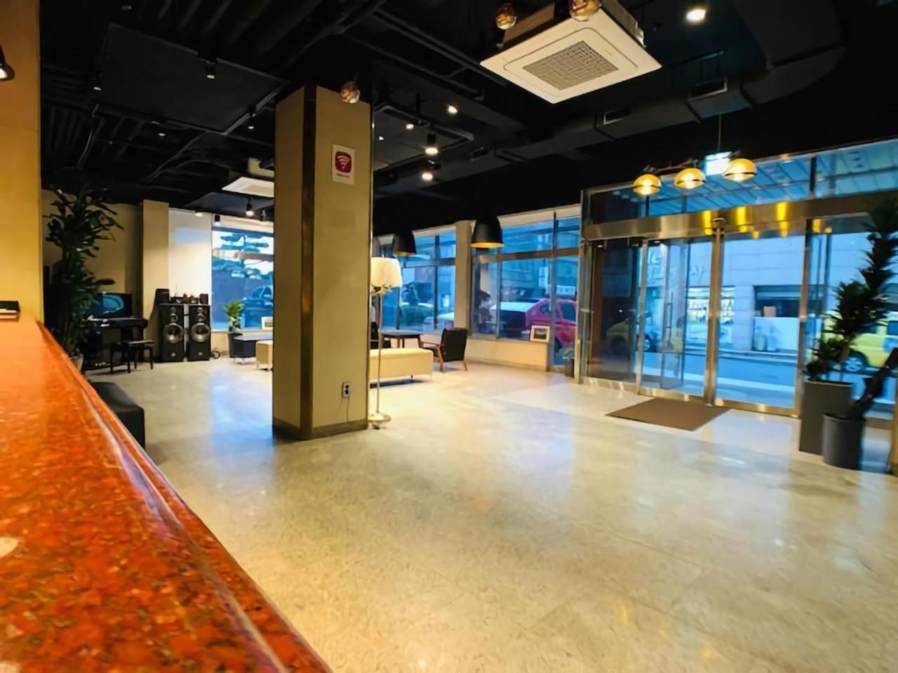 Renaissance Hotel - Hostel 20/23