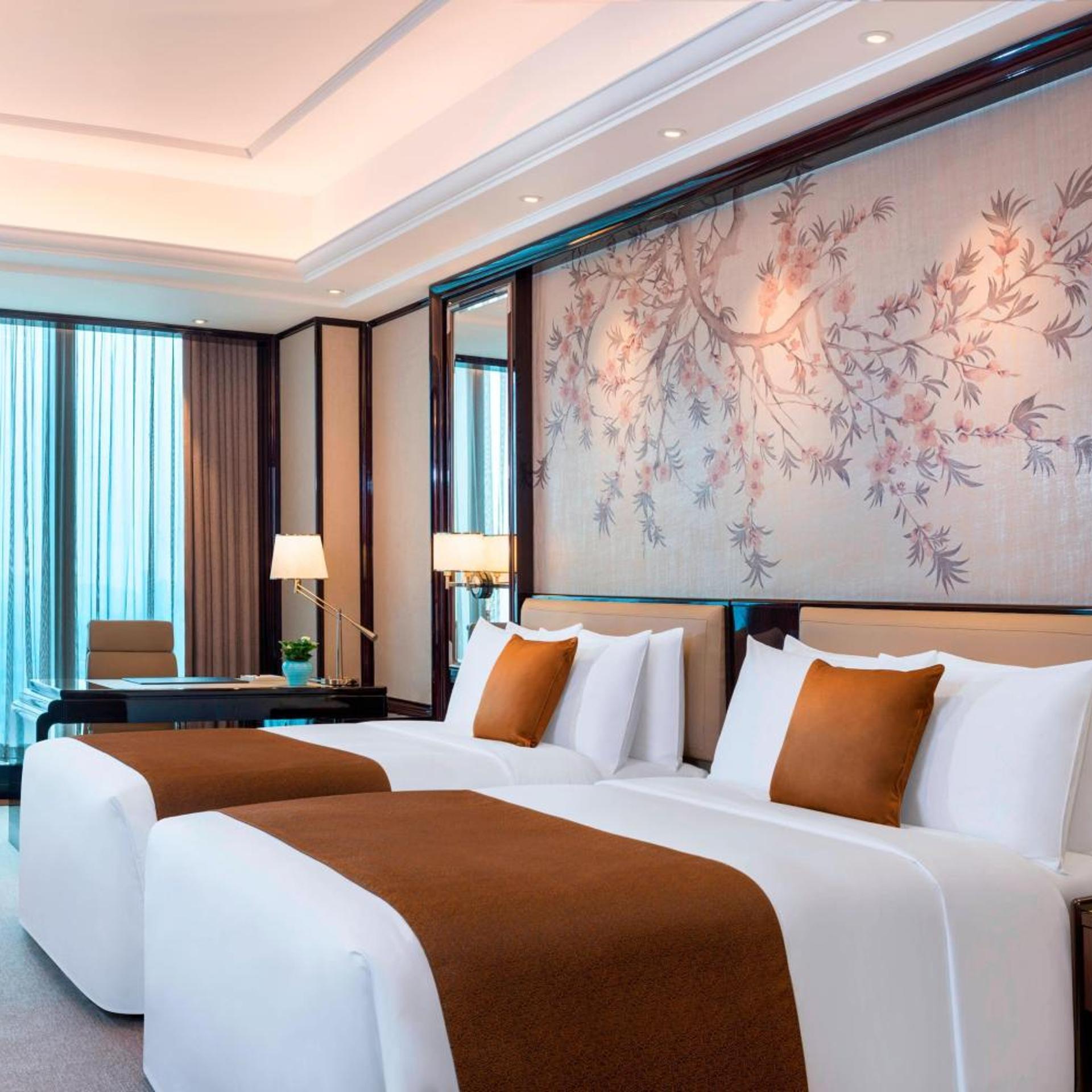 Room, Twin Beds, Skyline View