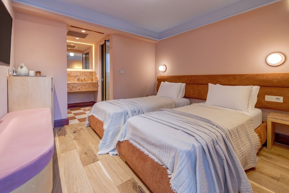 Yonca Anjelika Otel +12 7/50