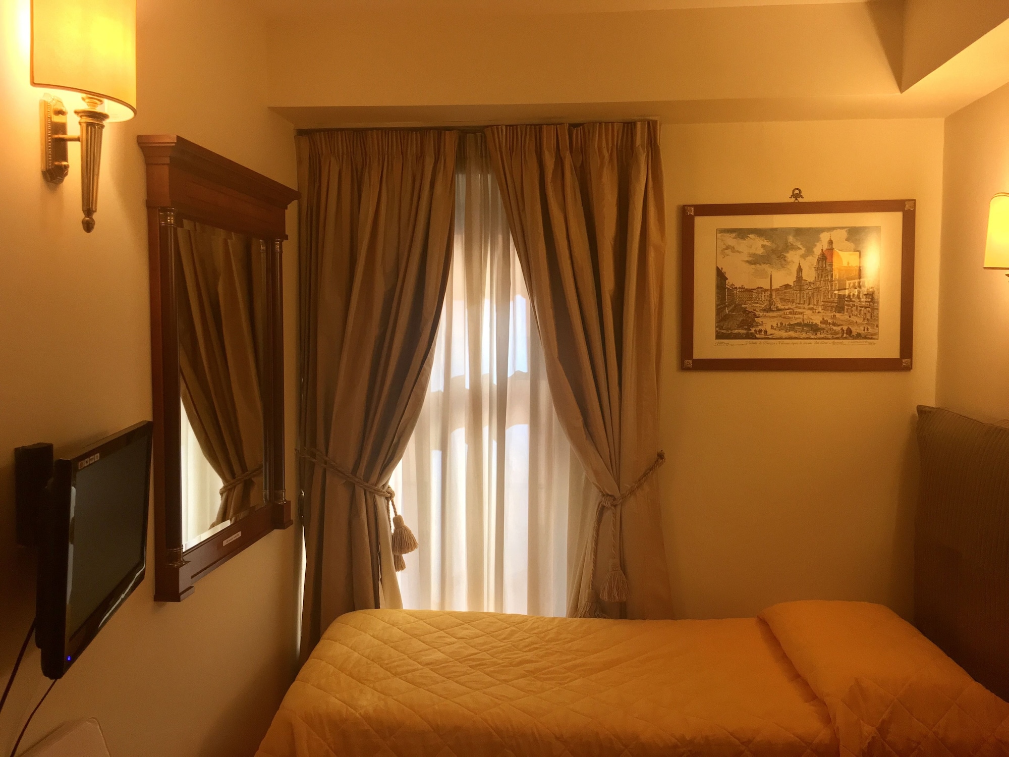 ROOM, SINGLE