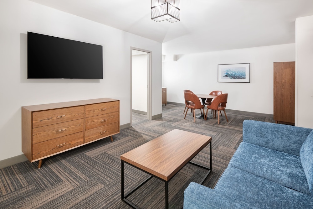 Four Points by Sheraton Spartanburg 24/39