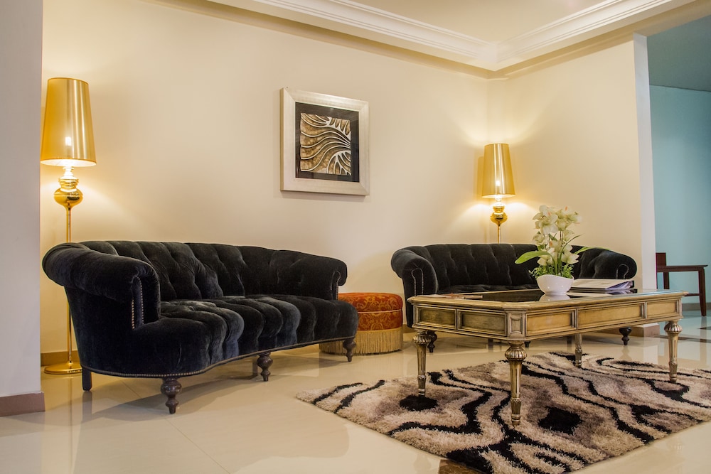 Royal Nick Hotel 30/36