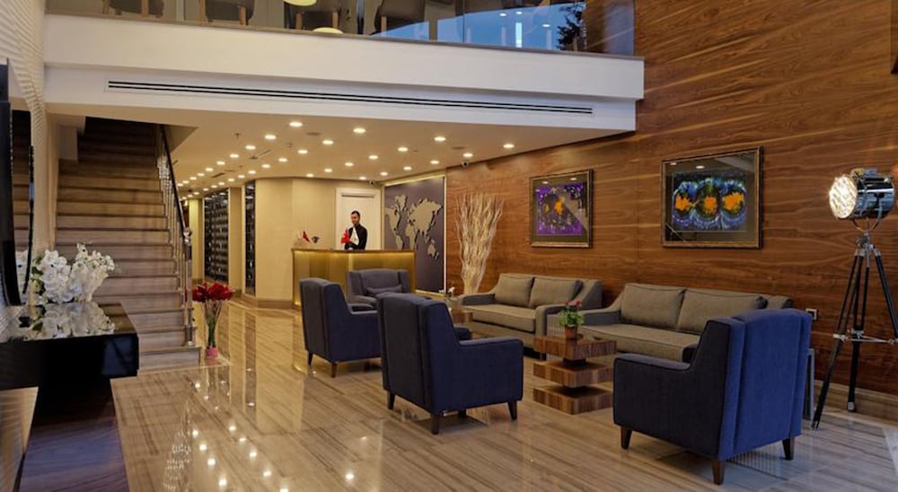 Inera Hotel 32/42