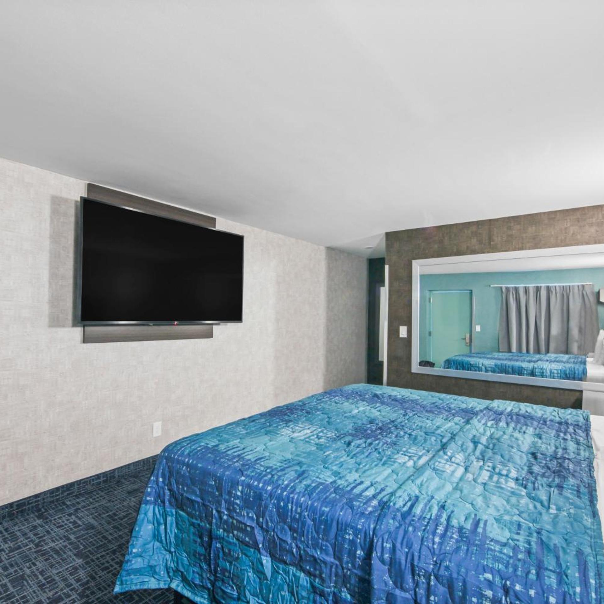 Hotel OPUS Bronx Near Bay Plaza Mall 32/46