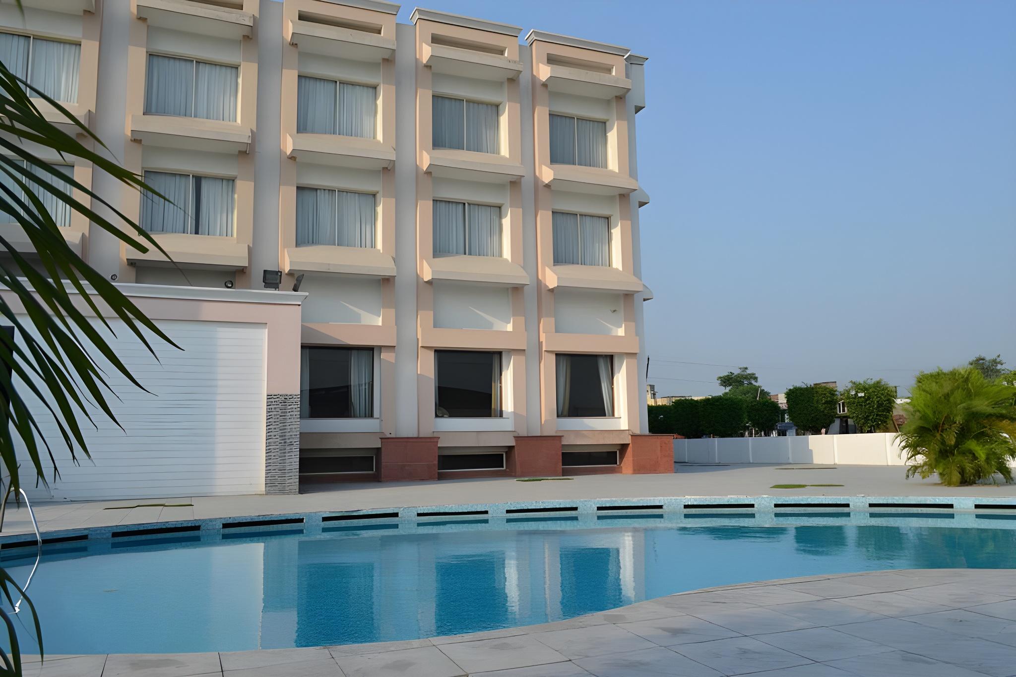Hotel Sobti Continental 4/29