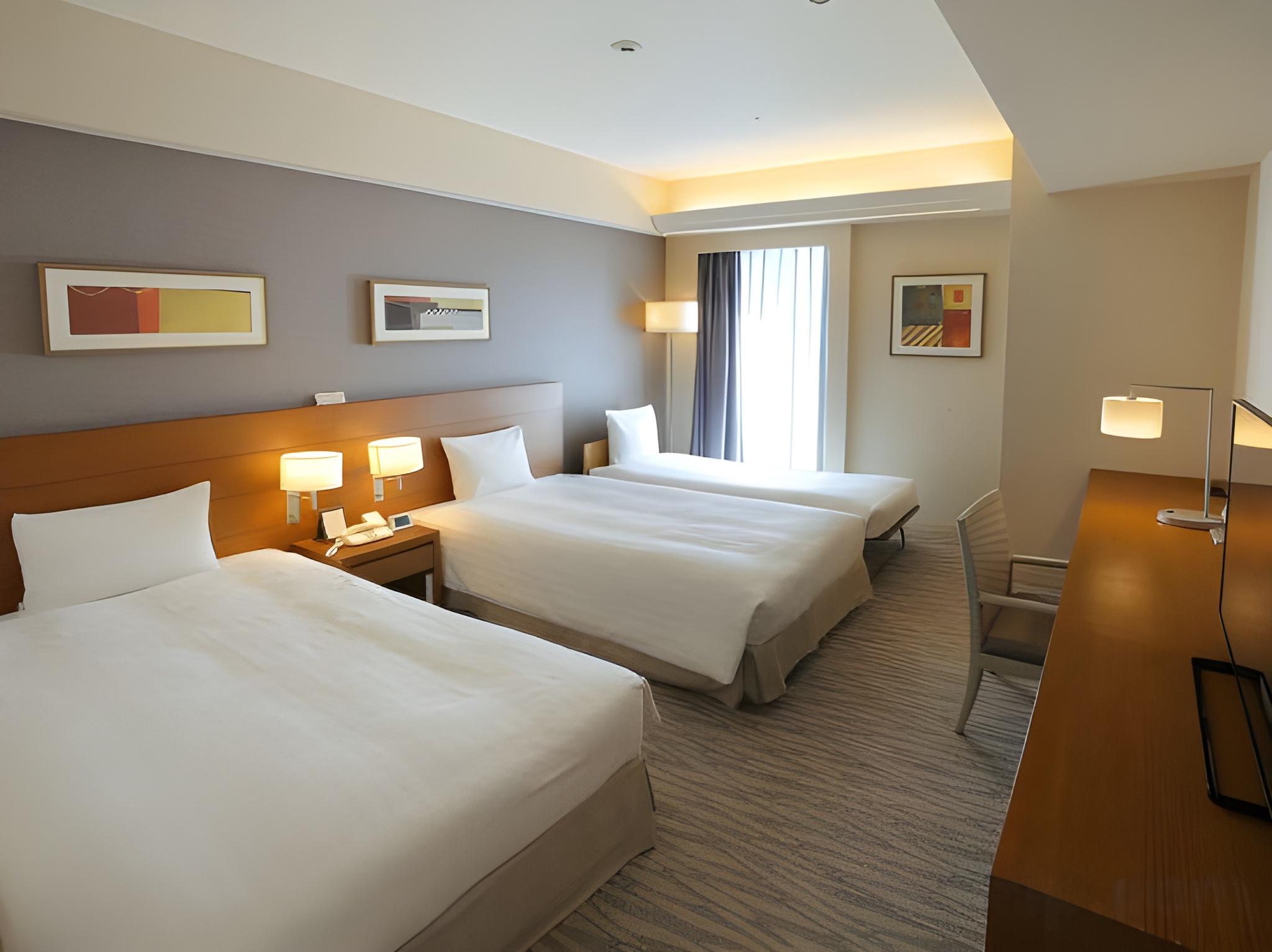 Room, Triple