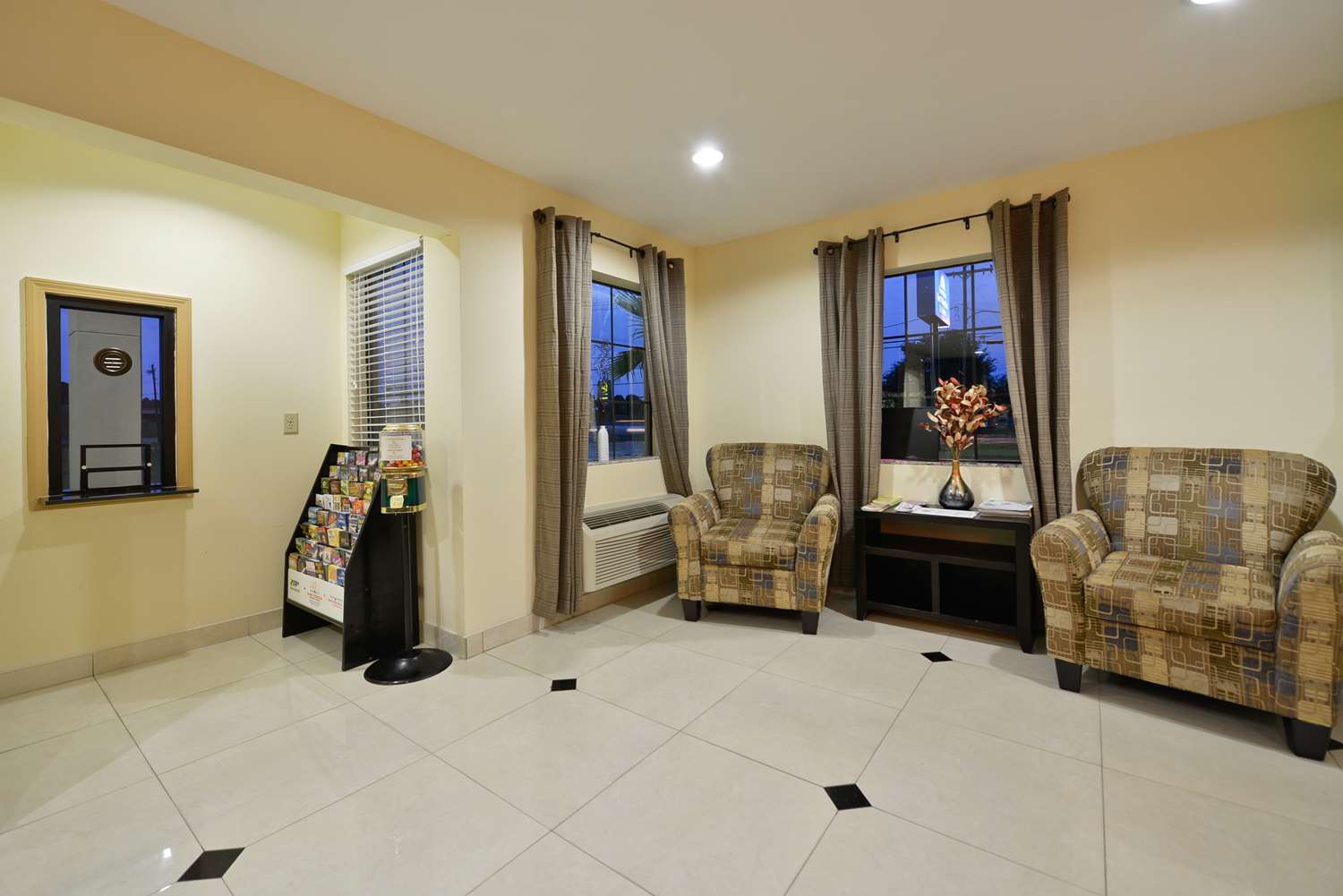 Americas Best Value Inn Suites Lake Charles At I 210 Exit 11 7/9