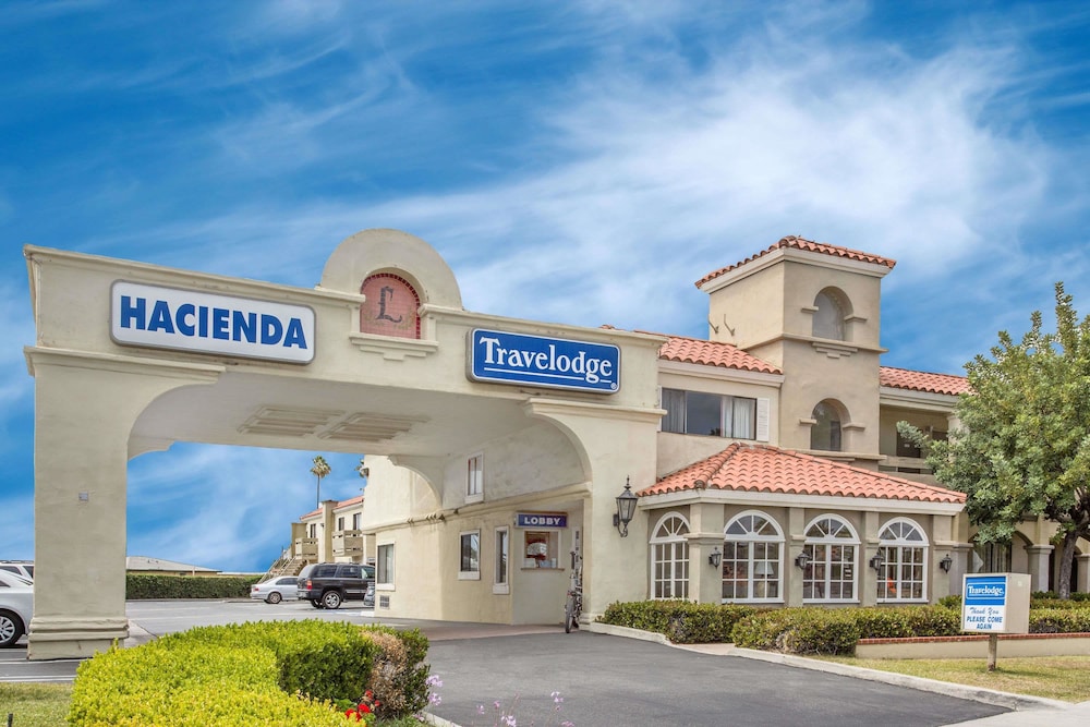 Travelodge by Wyndham Costa Mesa Newport Beach Hacienda 1/25