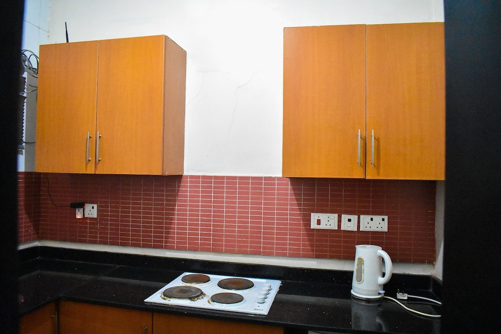 Beni Apartment And Suites 50/50