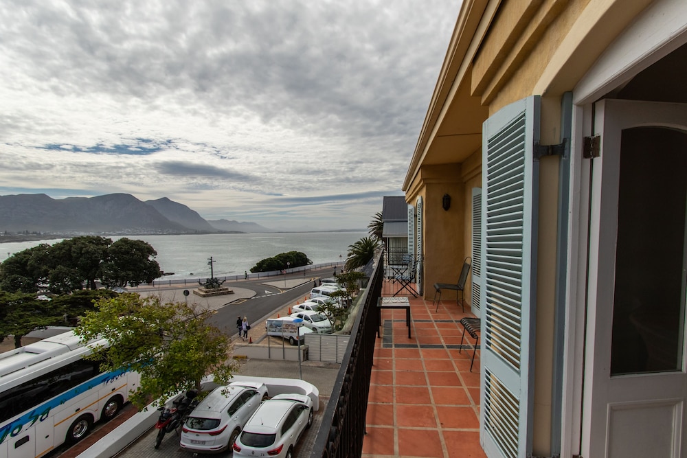 Auberge Burgundy Guest House Hermanus 5/43