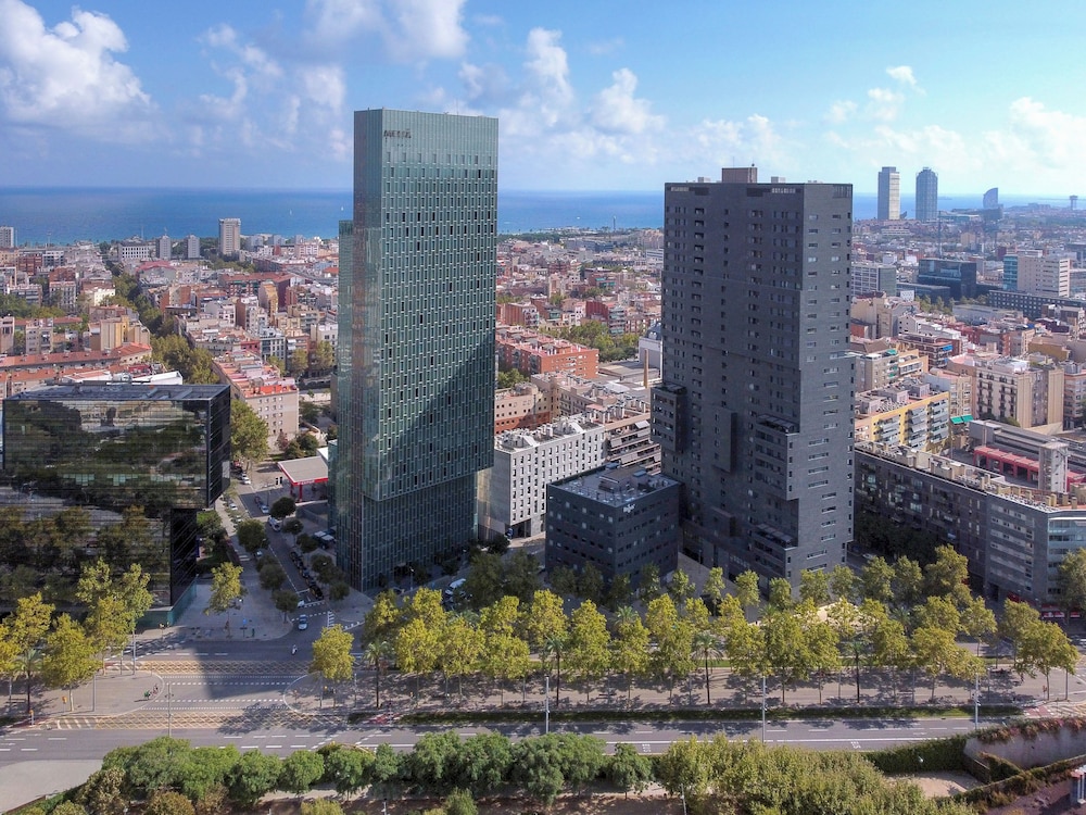 The Level at Melia Barcelona Sky 45/50