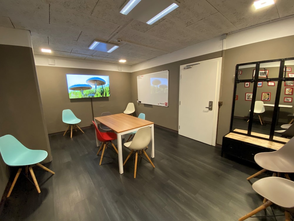 Ibis Geneve Centre Nations 42/70