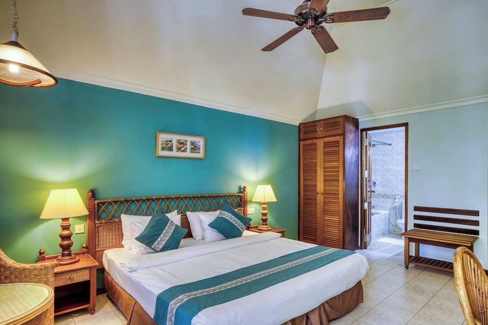 Fihalhohi Maldives 10/61