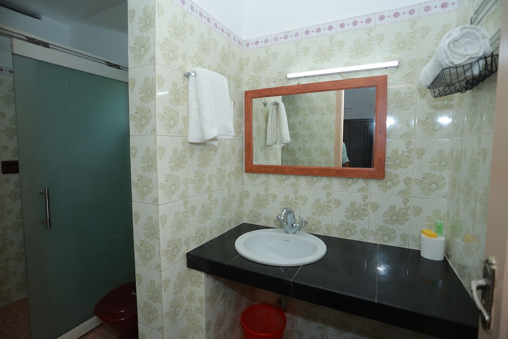 IDEAL AYURVEDIC RESORT AND NEW IDEAL PANCHAKARMA CENTRE 45/50