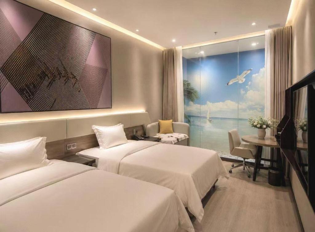 IU Hotels Wuhan Jianghan Road Metro Station 26/50