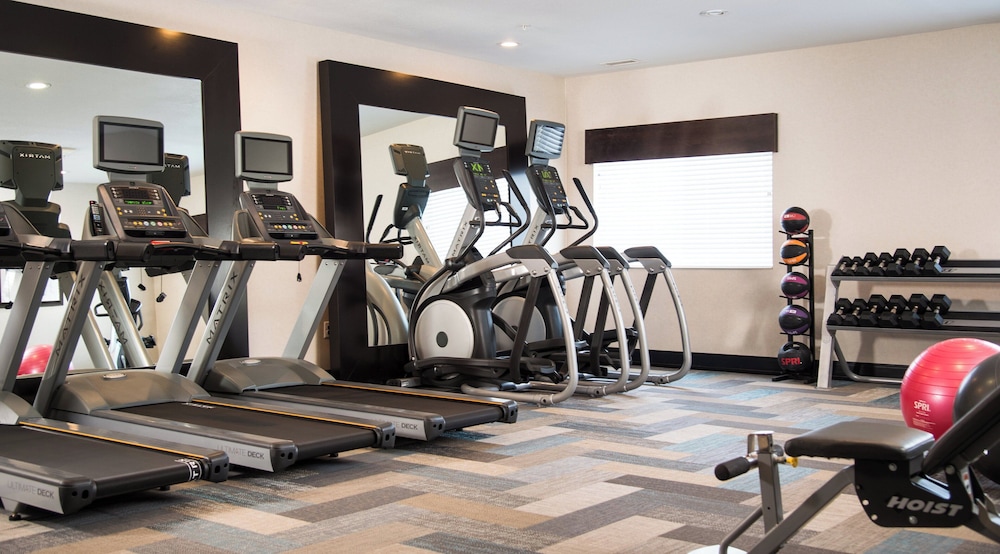 Holiday Inn Express Le Claire Riverfront-Davenport 36/66